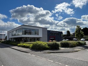 Broadfield Ct, Sheffield for rent Building Photo- Image 1 of 7