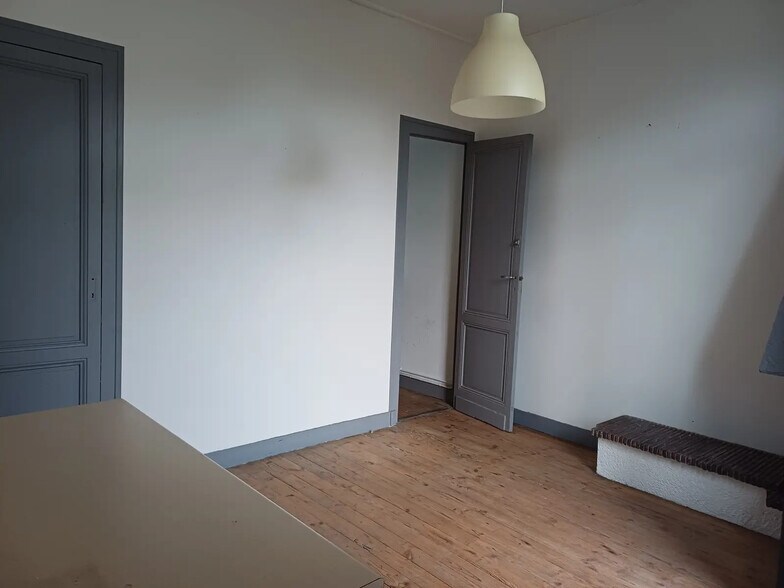 17 Avenue Charles De Gaulle, Bordeaux to rent - Building Photo - Image 3 of 5