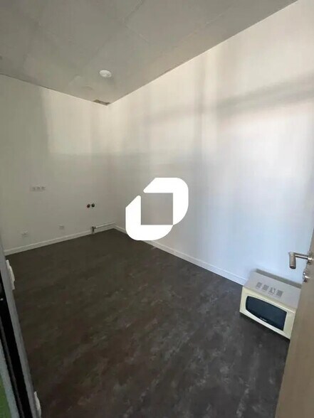 Office in Échirolles to rent - Interior Photo - Image 3 of 8