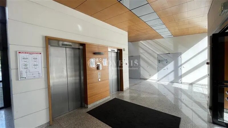 Office in Lognes to rent - Lobby - Image 3 of 8