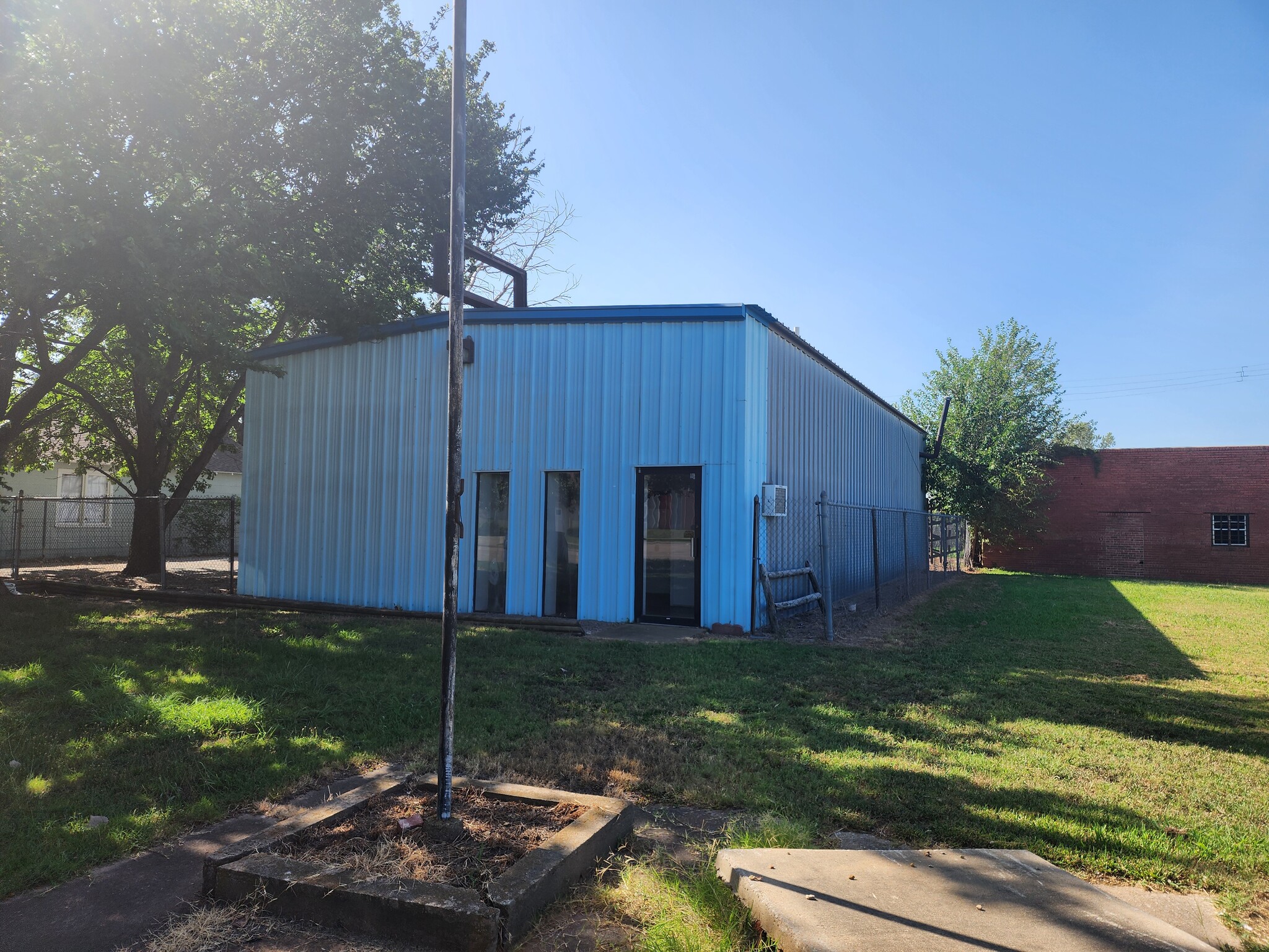 315 W Moses St, Cushing, OK for rent Building Photo- Image 1 of 5