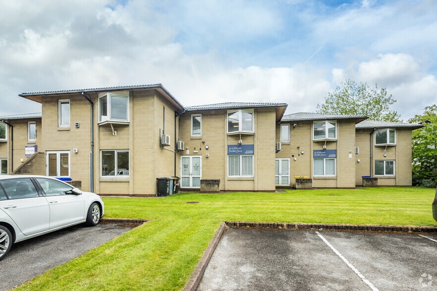 Navigation Way, Preston to rent - Building Photo - Image 3 of 5