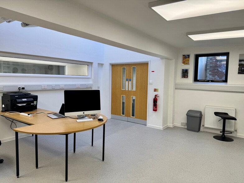 83 High St, Linton for sale - Interior Photo - Image 2 of 5