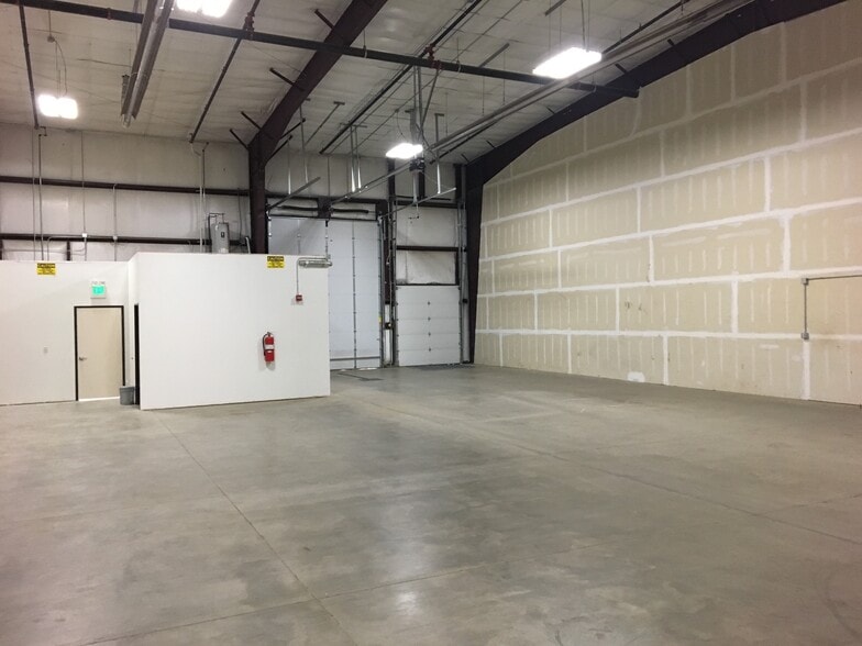 366 E 26th St E, Dickinson, ND to rent - Interior Photo - Image 2 of 5