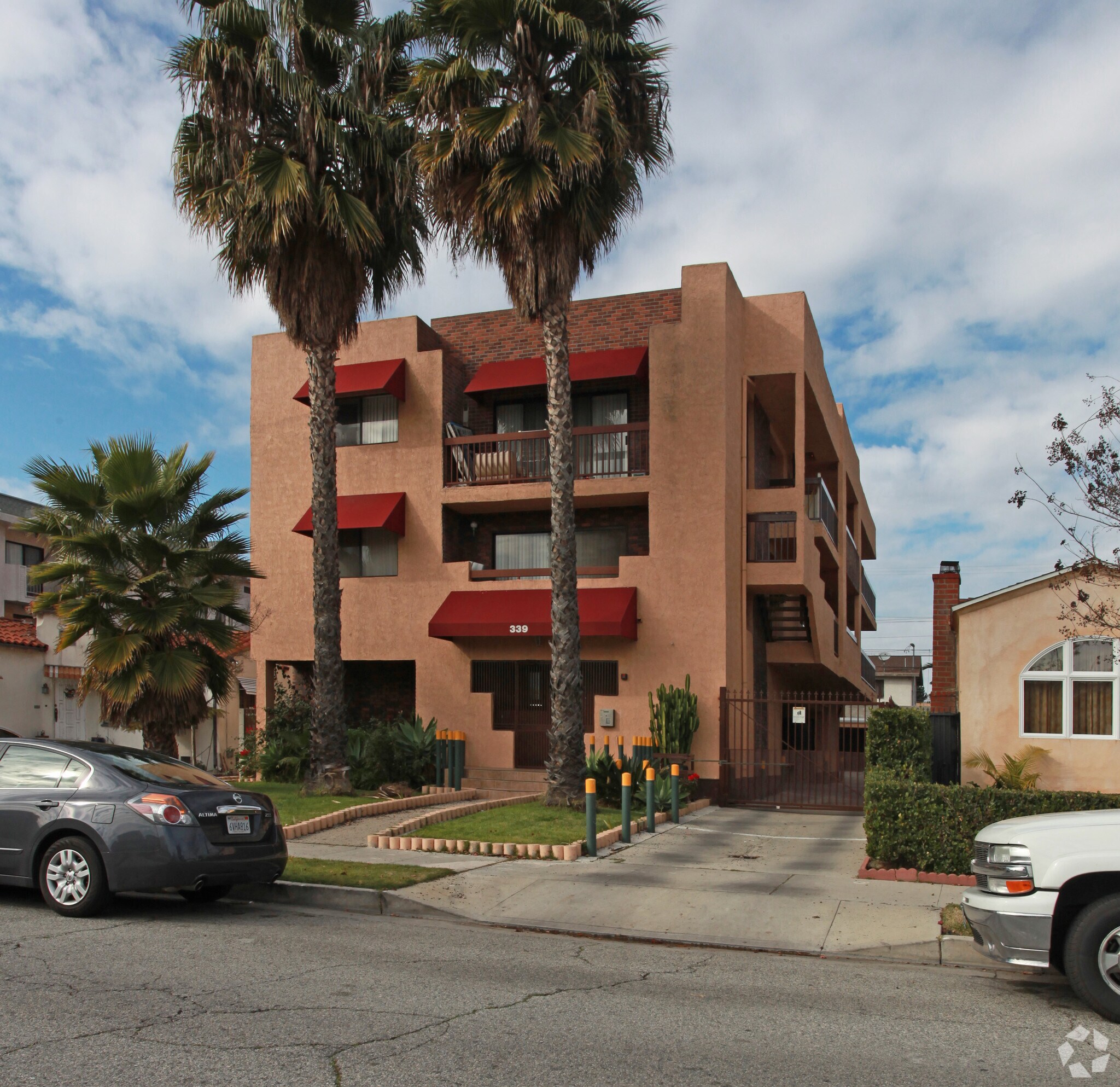 339 Irving Ave, Glendale, CA for sale Primary Photo- Image 1 of 1