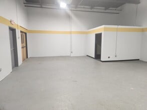 635 New Park Ave, West Hartford, CT to rent Interior Photo- Image 1 of 5