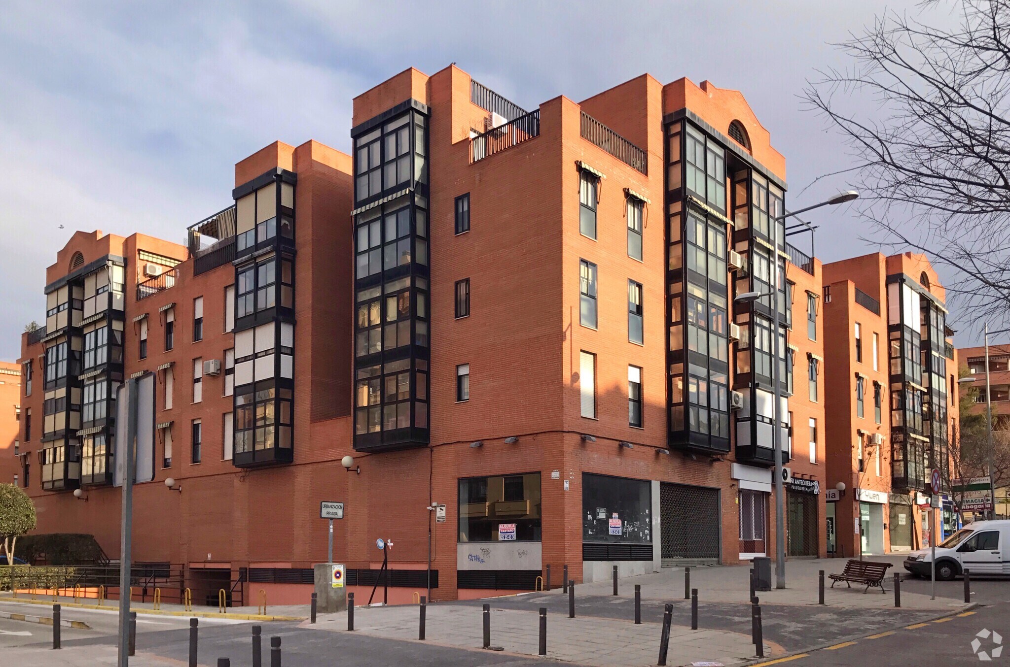 Retail in Toledo, Toledo to rent Primary Photo- Image 1 of 3