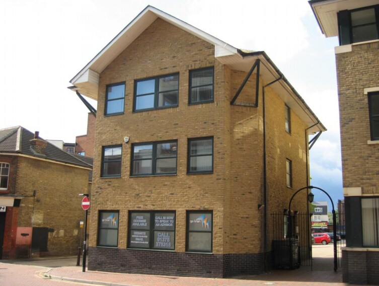 21-23 Clarence Rd, Grays for sale Primary Photo- Image 1 of 1