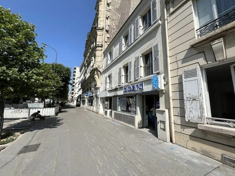 Office in Vincennes to rent Building Photo- Image 1 of 6