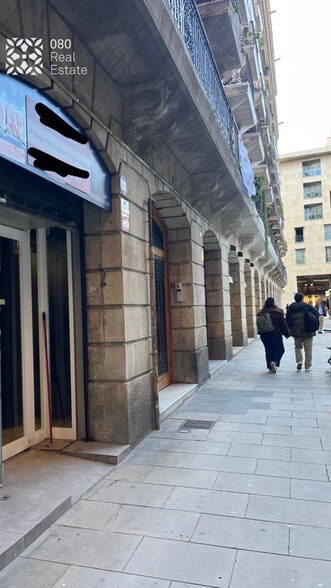 Retail in Barcelona, Barcelona to rent - Building Photo - Image 1 of 2