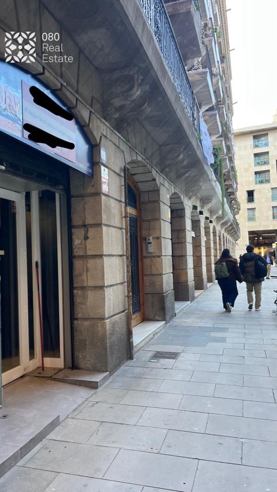 Retail in Barcelona, Barcelona to rent Building Photo- Image 1 of 3