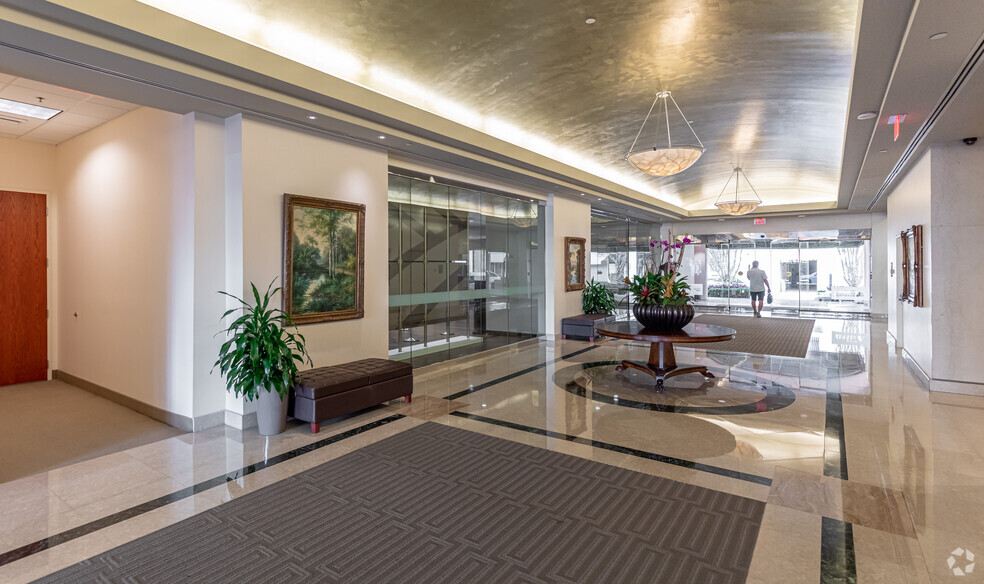 150 E Palmetto Park Rd, Boca Raton, FL for rent - Lobby - Image 3 of 5