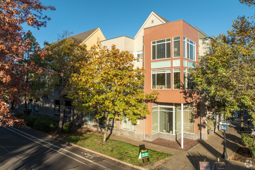 200-295 W Broadway, Eugene, OR for rent - Primary Photo - Image 1 of 17