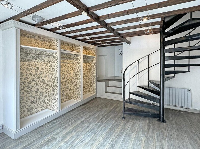 88A New St, Petworth to rent - Building Photo - Image 2 of 10