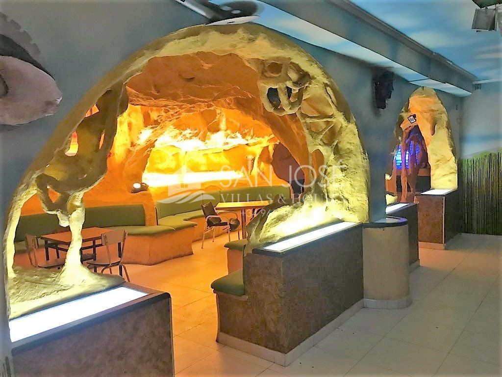 Retail in Novelda for sale Building Photo- Image 1 of 8