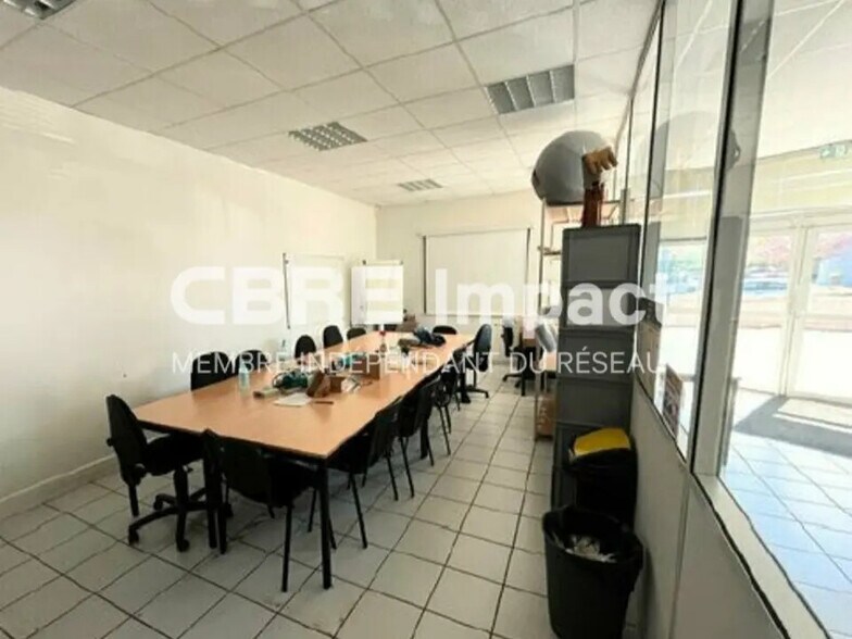 Light Industrial in Ahuy to rent - Interior Photo - Image 3 of 7