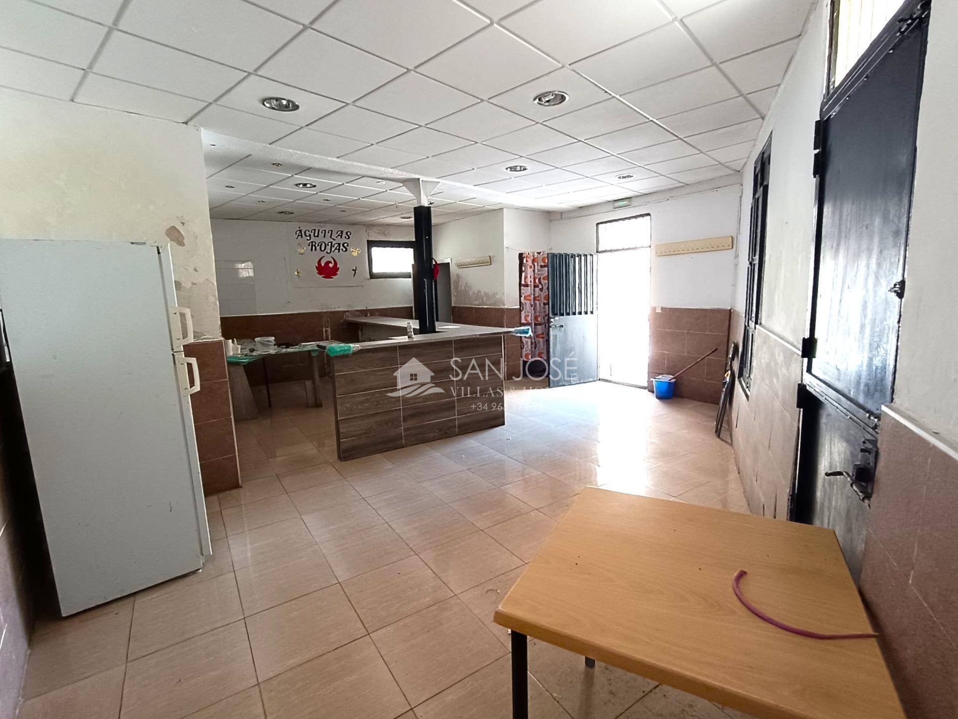Retail in Monforte del Cid to rent Interior Photo- Image 1 of 10