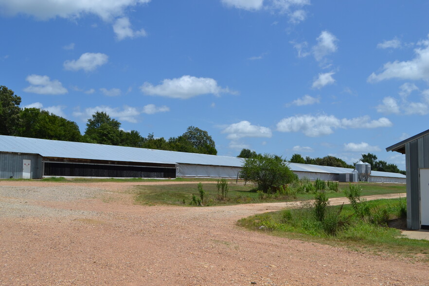 208 Kesterson Ave, Dierks, AR for sale - Building Photo - Image 3 of 12