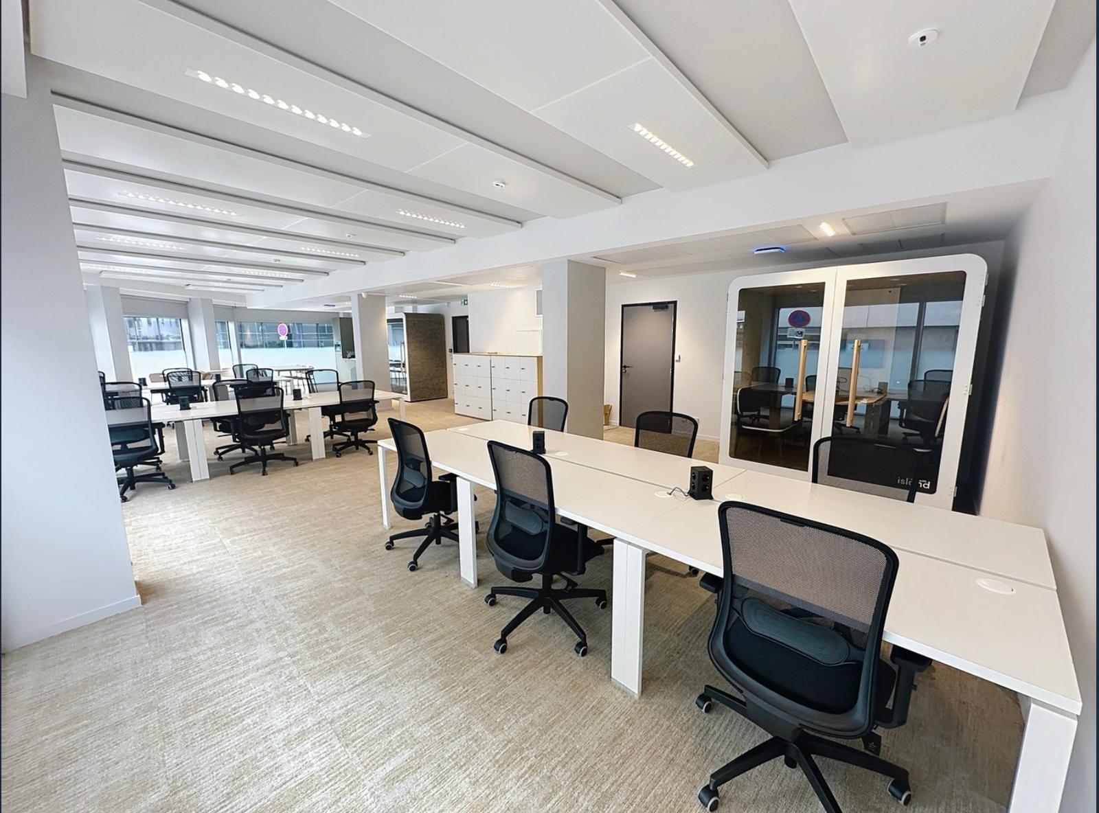 Office in Lyon to rent Building Photo- Image 1 of 13