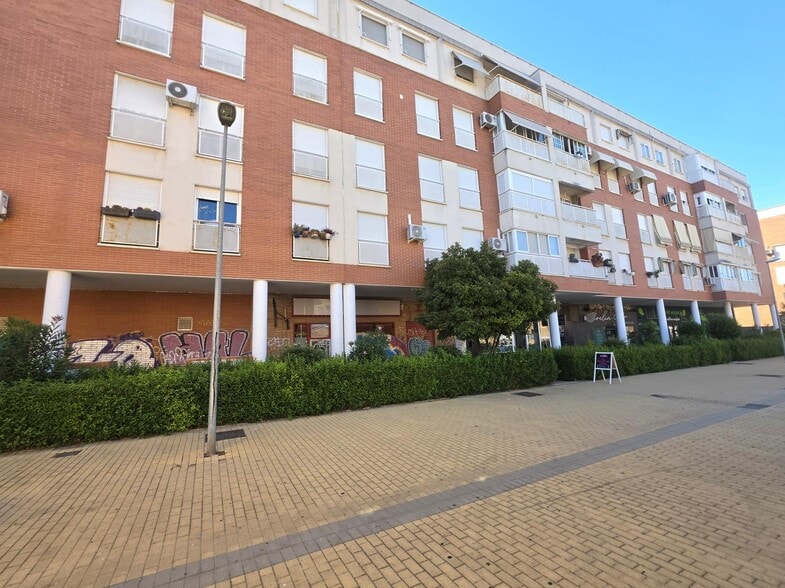 Retail in Valdemoro, Madrid to rent - Building Photo - Image 2 of 2