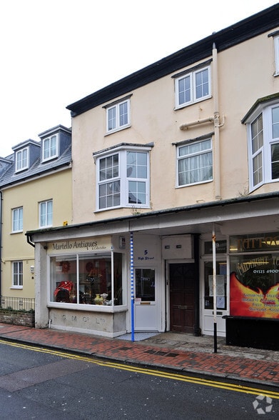 5 High St, Seaford to rent - Primary Photo - Image 1 of 4
