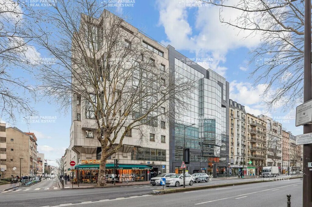 Location Bureaux 300 m² - Photo 1