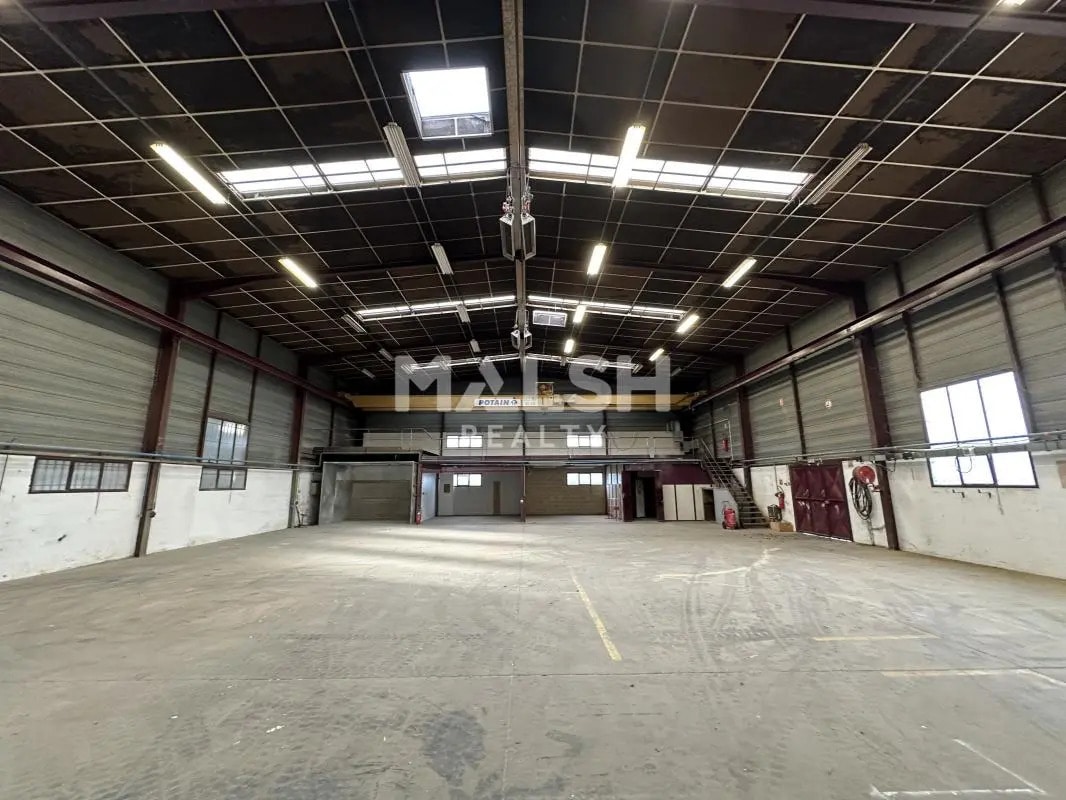Light Industrial in Chassieu to rent Interior Photo- Image 1 of 6