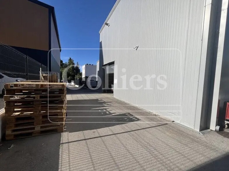 Light Industrial in Roquevaire to rent - Building Photo - Image 3 of 9