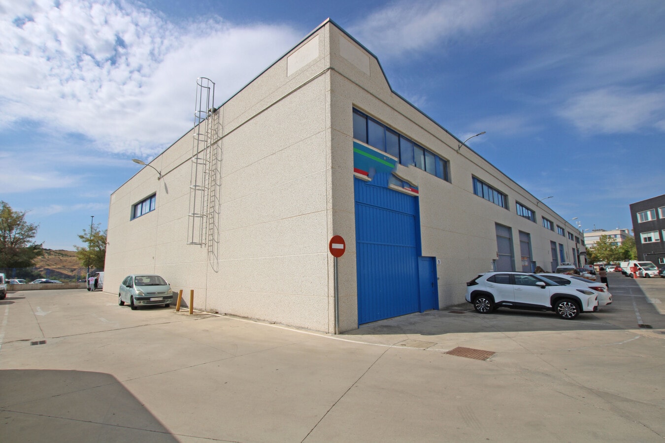 Rivas-Vaciamadrid, MAD 28521 -  -  - Interior Photo - Image 1 of 11