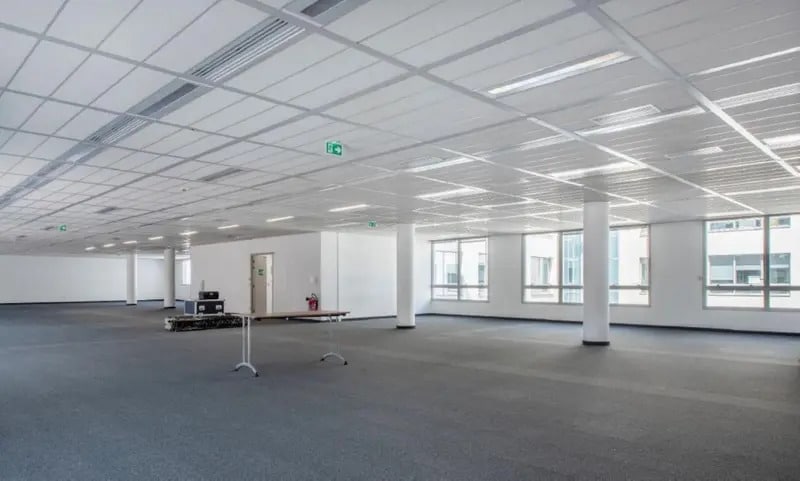 Office in Clichy to rent - Building Photo - Image 2 of 6