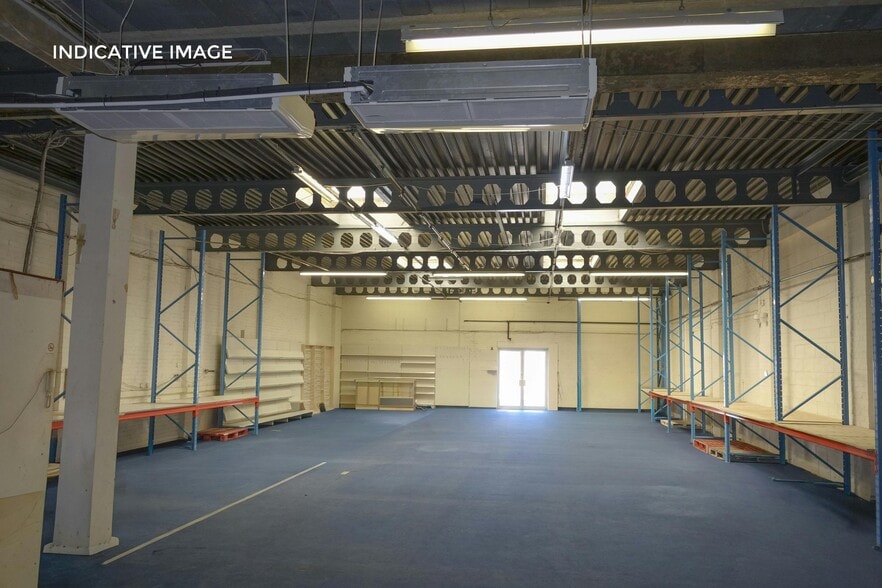Manor Farm Rd, Wembley to rent - Interior Photo - Image 3 of 4