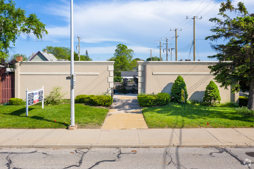 352 N Main St, Plymouth, MI for rent - Building Photo - Image 1 of 8