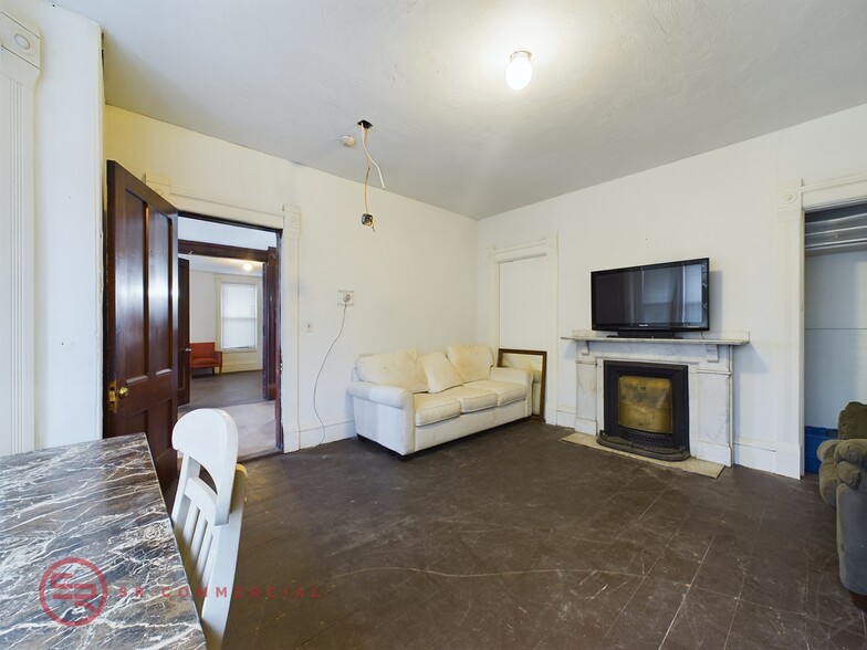 993 Main St, Fitchburg, MA for sale - Interior Photo - Image 2 of 44