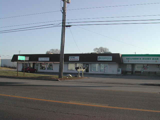 103-107 S Center Rd, Saginaw, MI for rent - Building Photo - Image 3 of 4