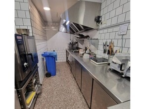 Retail in Barcelona, Barcelona to rent Interior Photo- Image 2 of 2