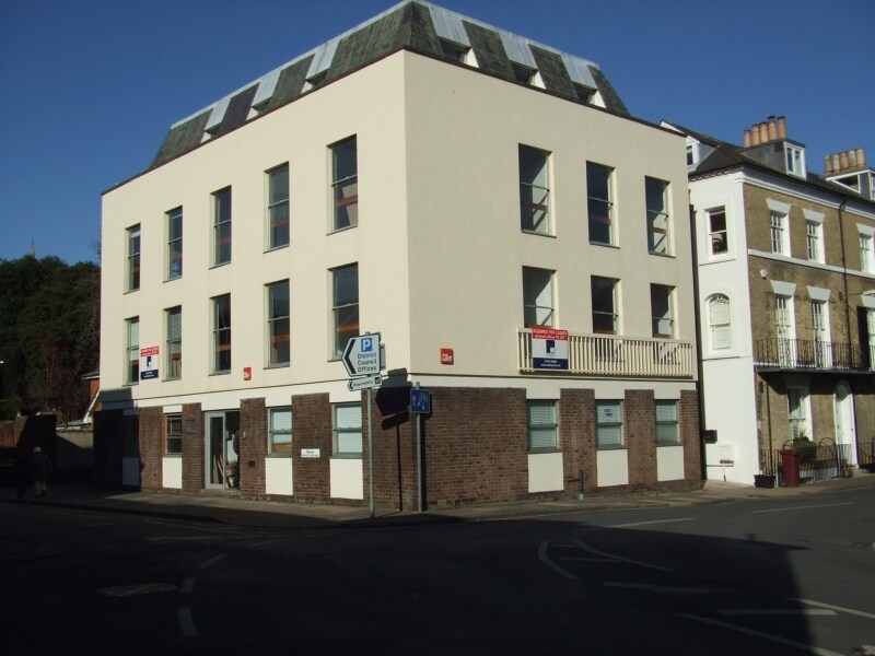 St Johns St, Chichester to rent Building Photo- Image 1 of 5
