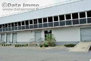 Location Entrepôt 1 352 m² - Photo 1