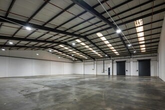 1-9 Flanshaw Ln, Wakefield to rent Interior Photo- Image 2 of 3