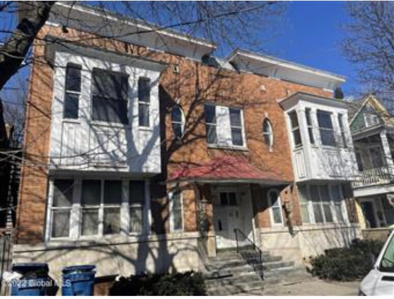 28 Robin St, Albany 12206 UK