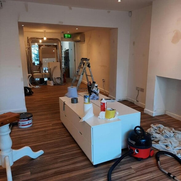 29-31 High St, Godalming to rent - Building Photo - Image 3 of 4