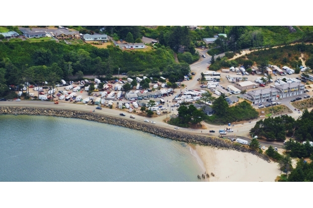 242 Discovery Pointe Ln, Winchester Bay, OR for sale - Primary Photo - Image 1 of 1