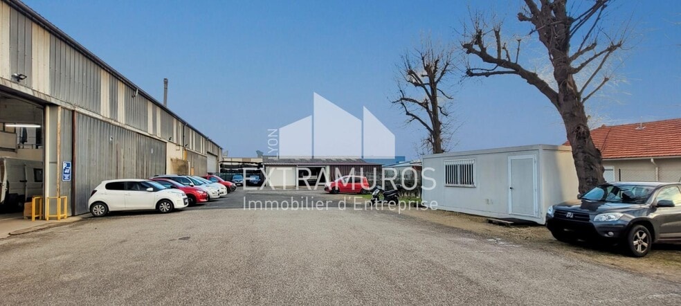 Light Industrial in Villefranche-sur-Saône for sale - Building Photo - Image 3 of 11