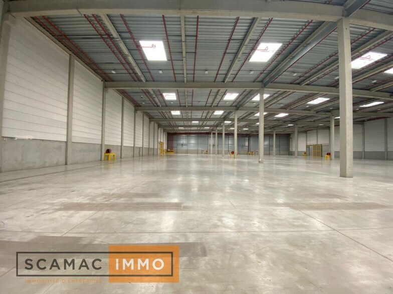 Industrial in Moissy-Cramayel to rent - Interior Photo - Image 2 of 6
