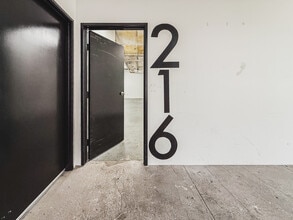 623 E 9th St, Los Angeles, CA to rent Interior Photo- Image 1 of 3