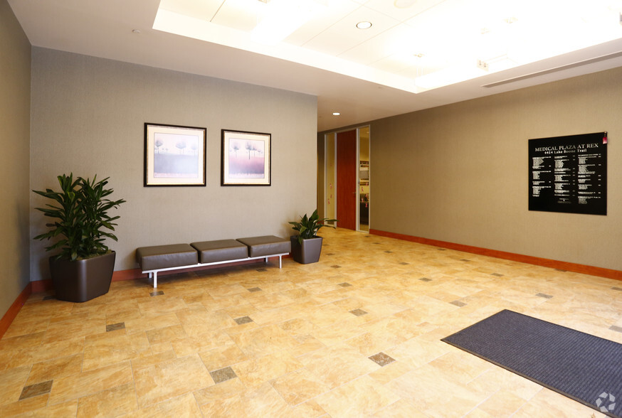 4414 Lake Boone Trl, Raleigh, NC for rent - Lobby - Image 3 of 8