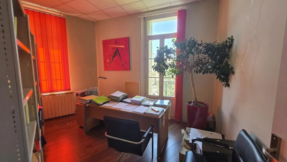 Office in Toulon to rent - Building Photo - Image 3 of 7