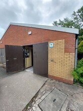 Maes-Y-Clawdd, Oswestry to rent Building Photo- Image 2 of 2