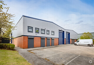 3 Poole Hall Rd, Ellesmere Port for rent Building Photo- Image 1 of 4