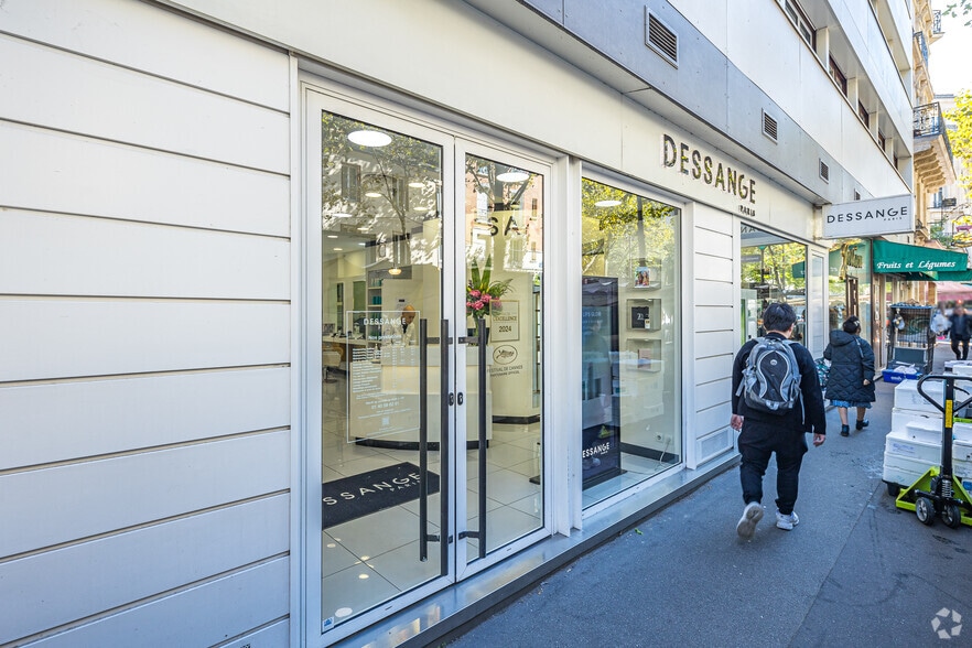 Build-to-Rent in Paris for sale - Building Photo - Image 3 of 15