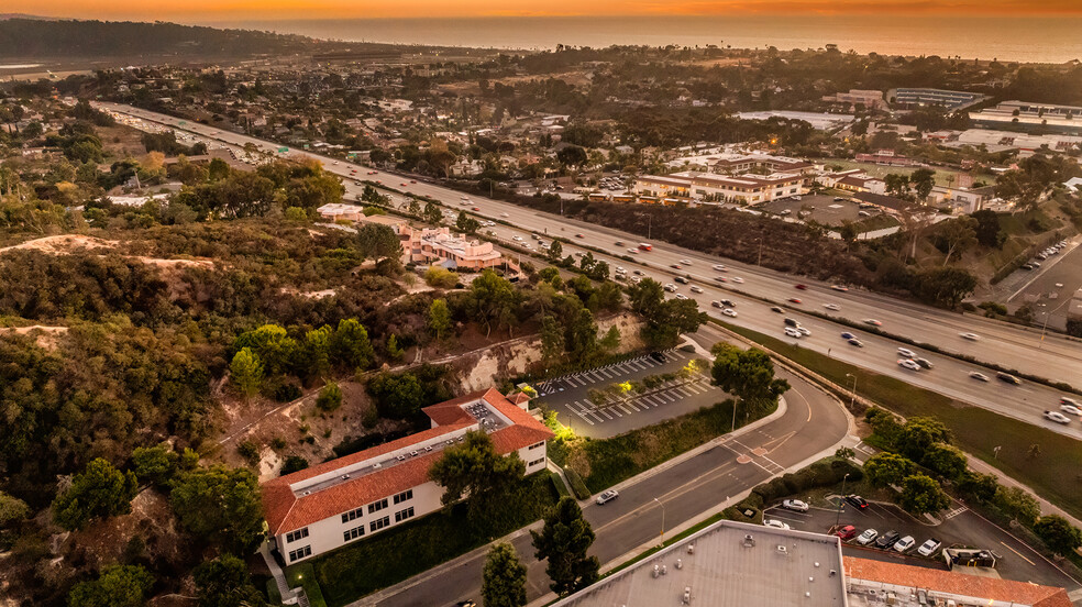 140 Marine View Ave, Solana Beach, CA for sale - Building Photo - Image 1 of 9